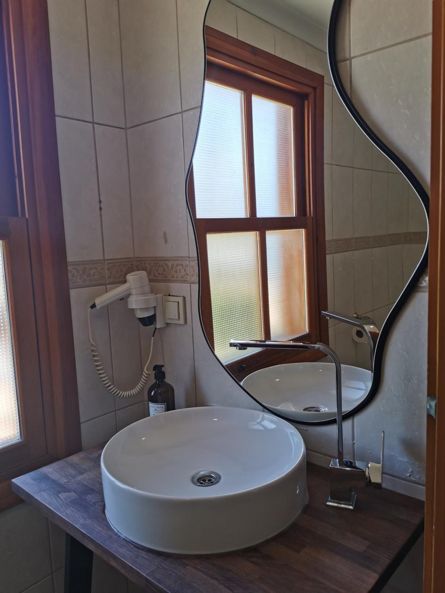 Goodman & Bistro Готель
