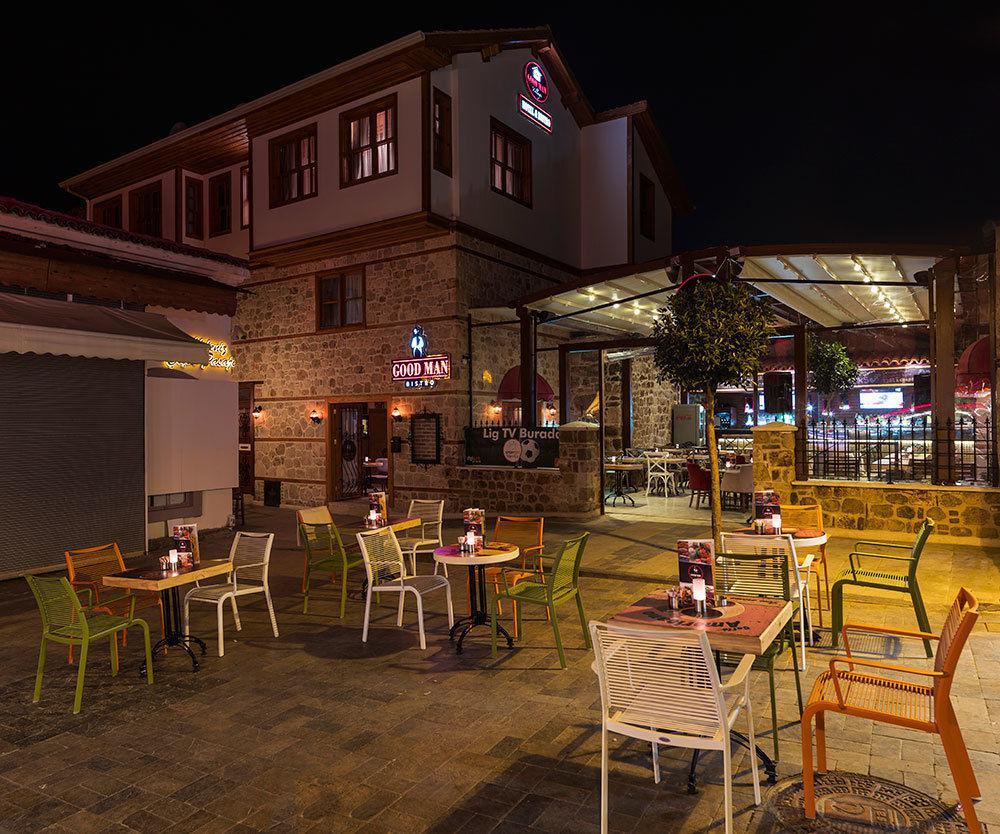 Готель Goodman & Bistro